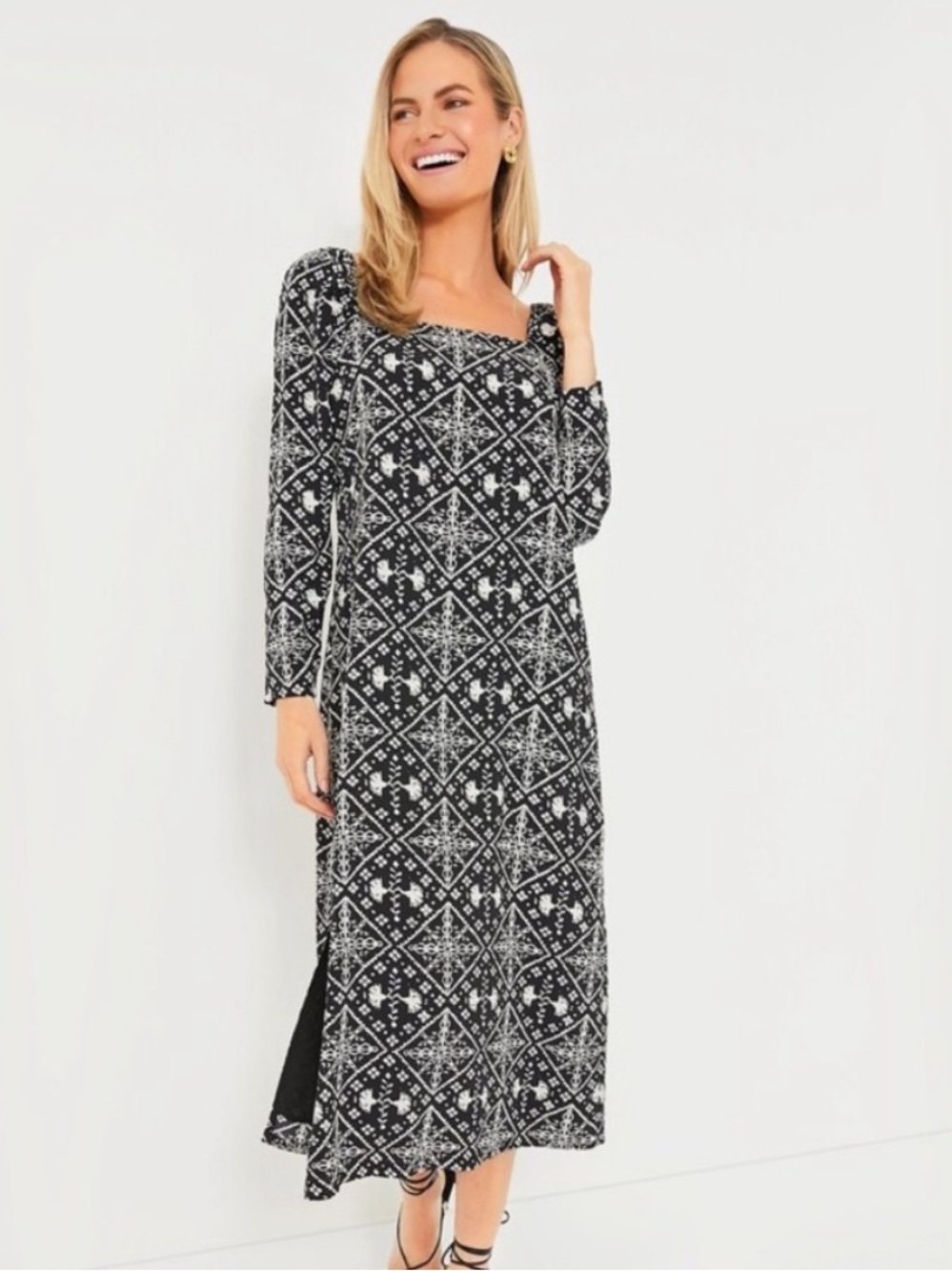 Tuckernuck | Hyacinth House Square Neck “Sabrina” Midi Dress